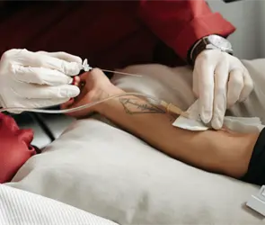 Revelan posible causa de muertes por sueros vitaminados en Sonora