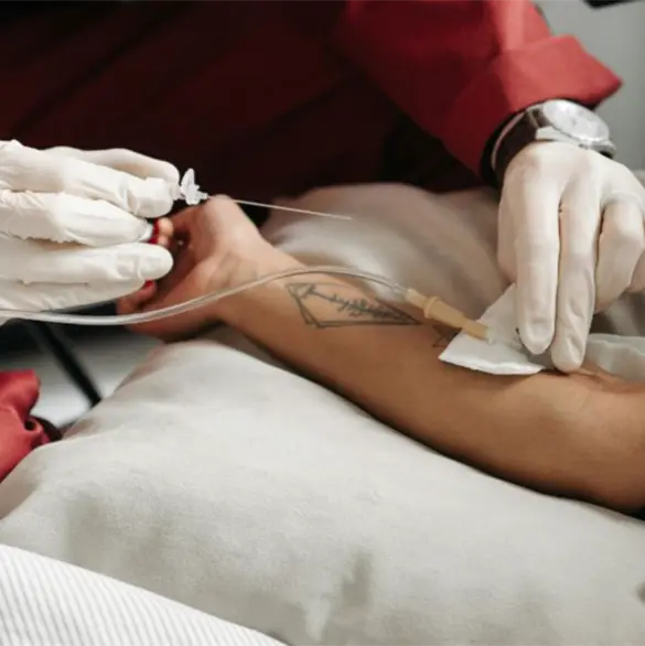 Revelan posible causa de muertes por sueros vitaminados en Sonora