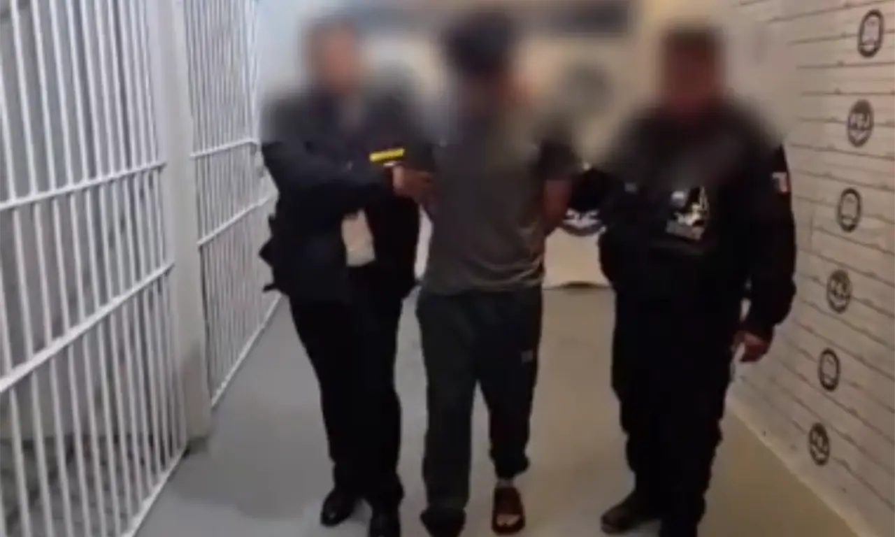  Tras el accidente, el conductor intentó evadir su responsabilidad asegurando que tenía 16 años. 