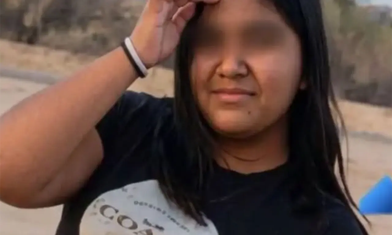  Leyla salió de su casa tras ser convencida por dos adolescentes, quienes le aseguraron que tenían una “sorpresa” para ella. 