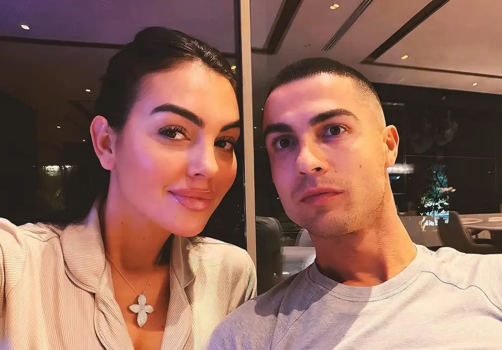 Desde su salto a la fama, la influencer se ha sometido a numerosos procedimientos est&eacute;ticos para mejorar su imagen. Antes de conocer al futbolista, ya se hab&iacute;a sometido a una rinoplastia.