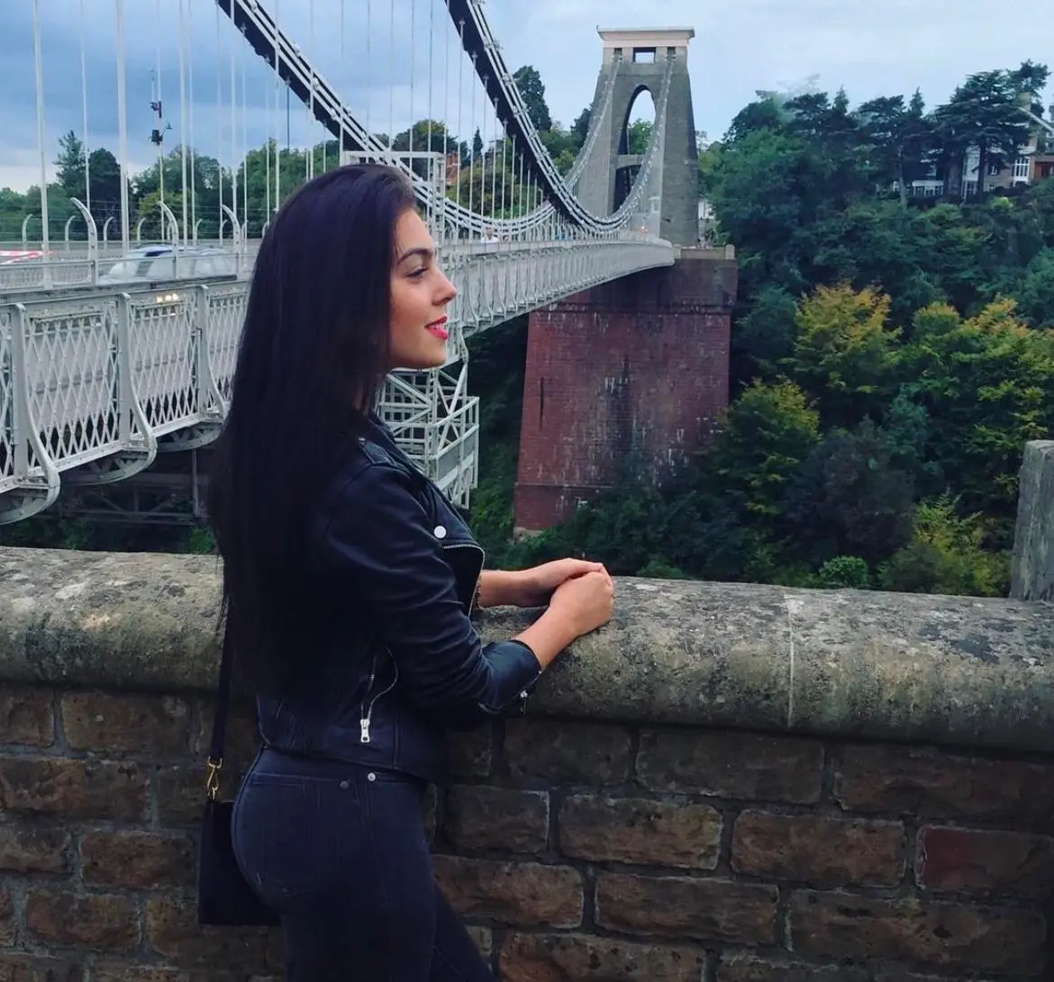 Desde peque&ntilde;a mostr&oacute; inter&eacute;s por el ballet cl&aacute;sico, disciplina en la que se form&oacute; durante a&ntilde;os y que la llev&oacute; a integrarse al Joven Ballet del Pirineo, desarrollando disciplina y constancia.