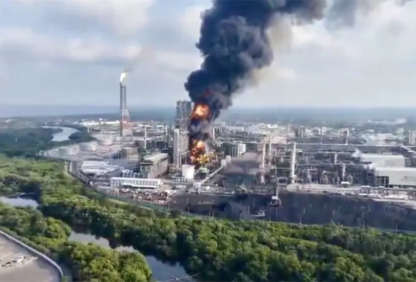 Sheinbaum y Pemex informan incendio en refinería Olmeca: fuego controlado en Dos Bocas Sheinbaum y Pemex informan incendio en refinería Olmeca: fuego controlado en Dos Bocas