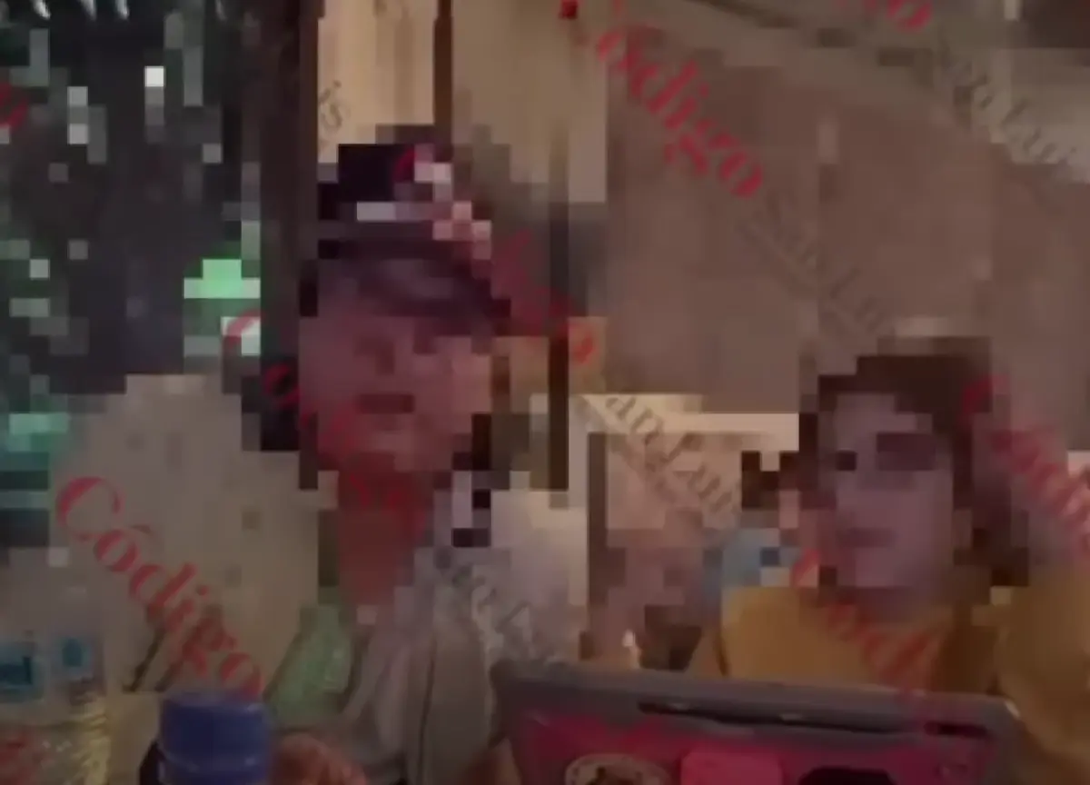 El hombre, identificado como Rodrigo, insultó, intimidó y amenazó a la menor y a su madre en un espacio público. Especial