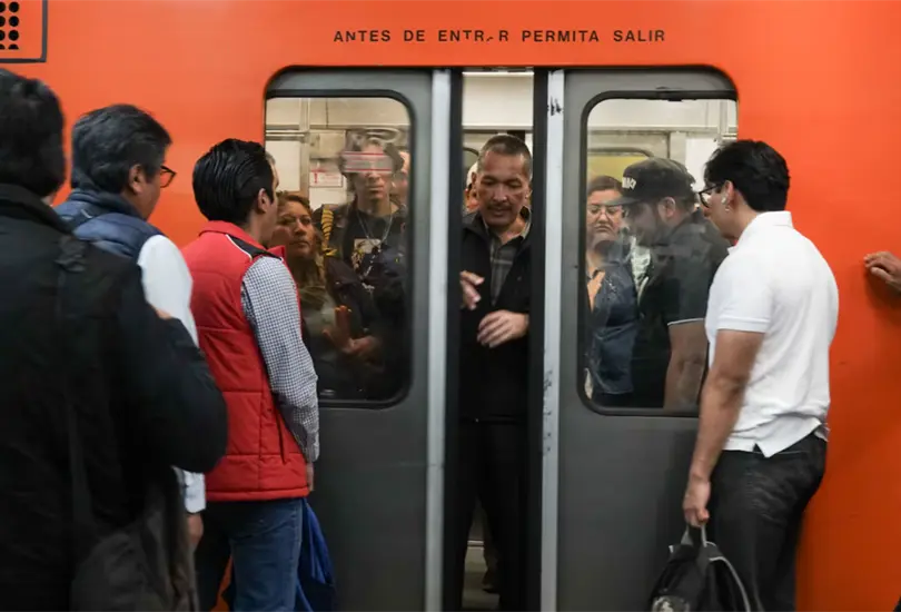Tras negociaciones de última hora, se logró un acuerdo que restablece el servicio normal del Metro desde este martes 14 de abril. Tras negociaciones de última hora, se logró un acuerdo que restablece el servicio normal del Metro desde este martes 14 de abril.