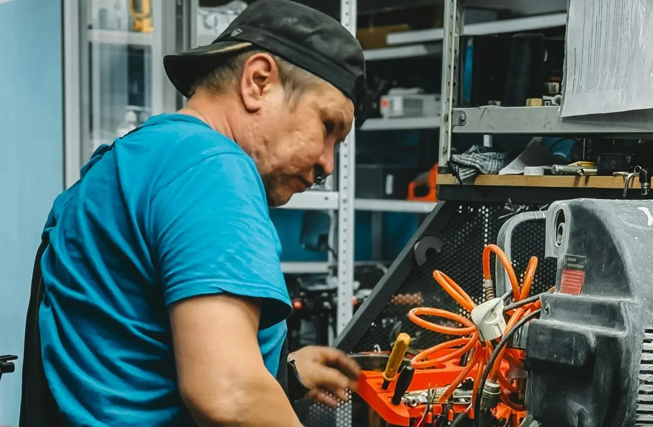 Mecánica y profesiones afines al trabajo metálico – $24,140<br>