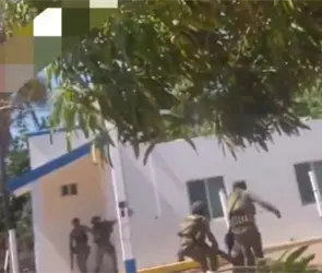"¡Jálalo fuerte!, es tu comandante": videos revelan el violento enfrentamiento entre marinos y grupo armado en Navolato "¡Jálalo fuerte!, es tu comandante": videos revelan el violento enfrentamiento entre marinos y grupo armado en Navolato
