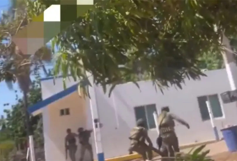 Videos del enfrentamiento entre marinos y sicarios en Navolato Videos del enfrentamiento entre marinos y sicarios en Navolato