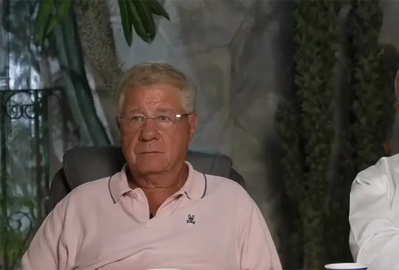 La reacción de Alazraki en Atypical.