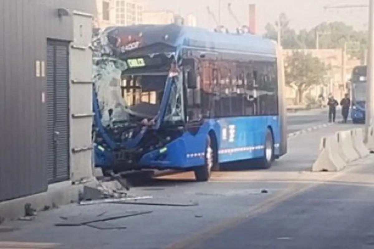  Chofer de Trolebús se habría quedado dormido: hay 20 heridos 
