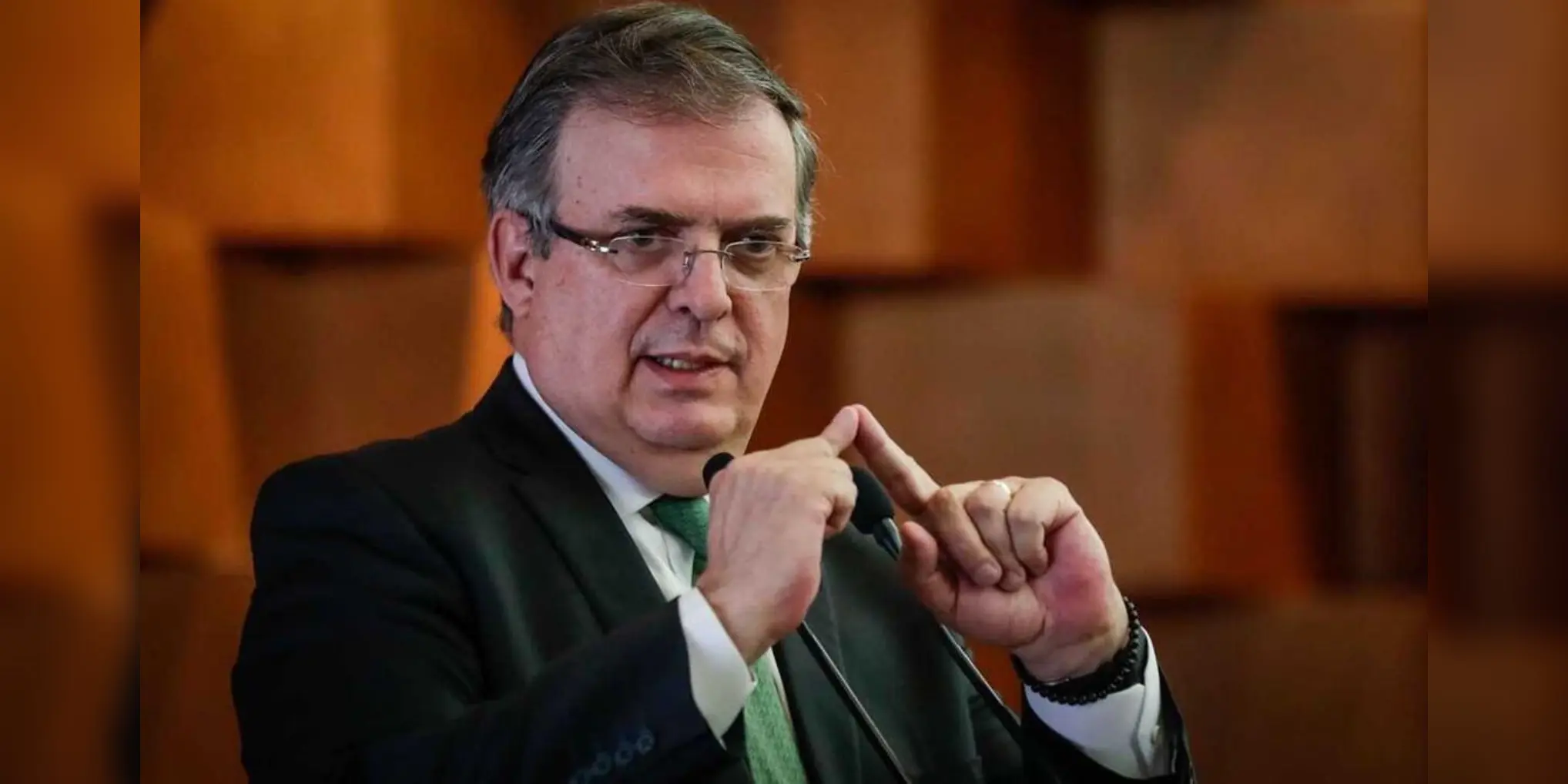 Marcelo Ebrard y su hijo en la mira Especial