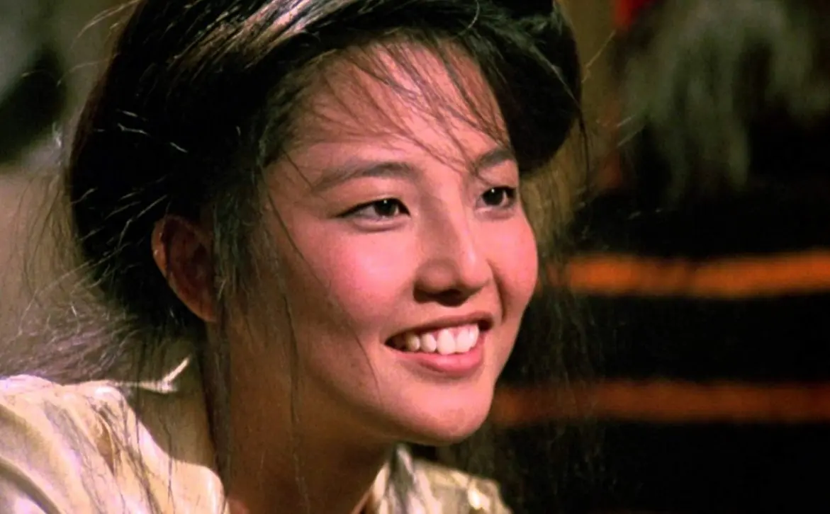 En la historia, Tamlyn Tomita hizo el papel de Kumiko, una talentosa bailarina que es sobrina de Yukie, la antigua novia del se&ntilde;or Miyagi.