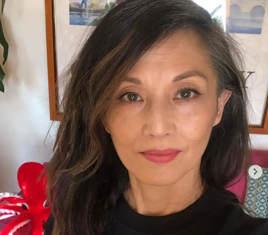 Tras su debut en cine en 1986 con 'Karate Kid II', Tamlyn Tomita consolid&oacute; una carrera exitosa en Hollywood, participando tanto en producciones comerciales como en cine independiente.