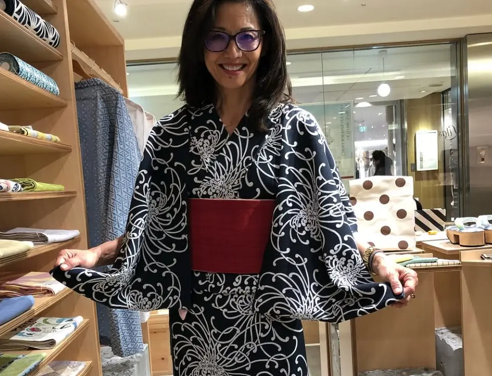 En la d&eacute;cada de los 90 destac&oacute; por su presencia en pel&iacute;culas como 'Bienvenido al para&iacute;so' y 'El club de la buena estrella', donde abord&oacute; historias relacionadas con la identidad asi&aacute;tico-estadounidense.