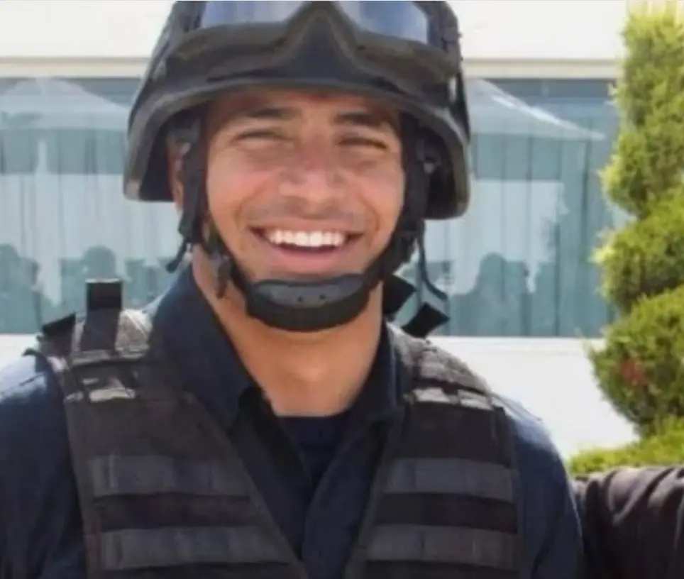 Seg&uacute;n su curr&iacute;culum oficial, fue coordinador en Guerrero de la Polic&iacute;a Federal de 2011 a 2014, periodo en el que ocurri&oacute; la desaparici&oacute;n de los 43 normalistas de Ayotzinapa.