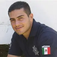 Resurgen fotos de cuando Omar Garc&iacute;a Harfuch era polic&iacute;a