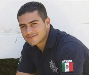 Resurgen fotos de cuando Omar Garc&iacute;a Harfuch era polic&iacute;a