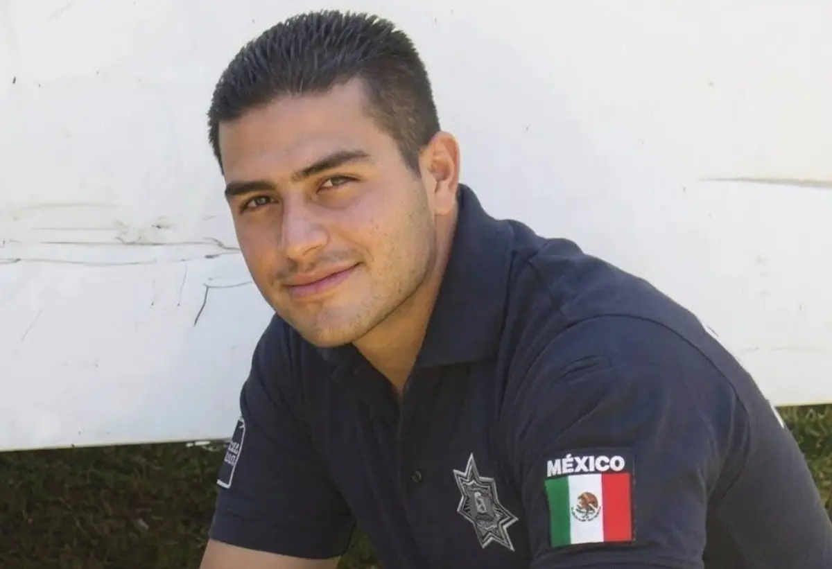 Su abuelo fue Marcelino Garc&iacute;a Barrag&aacute;n, militar revolucionario que tambi&eacute;n se desempe&ntilde;&oacute; como secretario de la Defensa Nacional durante la d&eacute;cada de 1960.