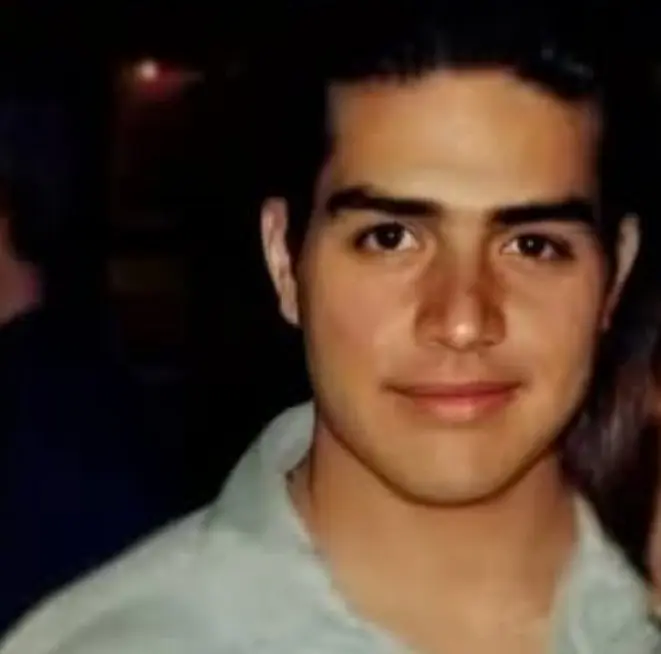 Es licenciado en Derecho por la Universidad Intercontinental y cuenta tambi&eacute;n con estudios en Seguridad P&uacute;blica. Tambi&eacute;n tiene una maestr&iacute;a en Administraci&oacute;n P&uacute;blica por la Universidad del Valle de M&eacute;xico.