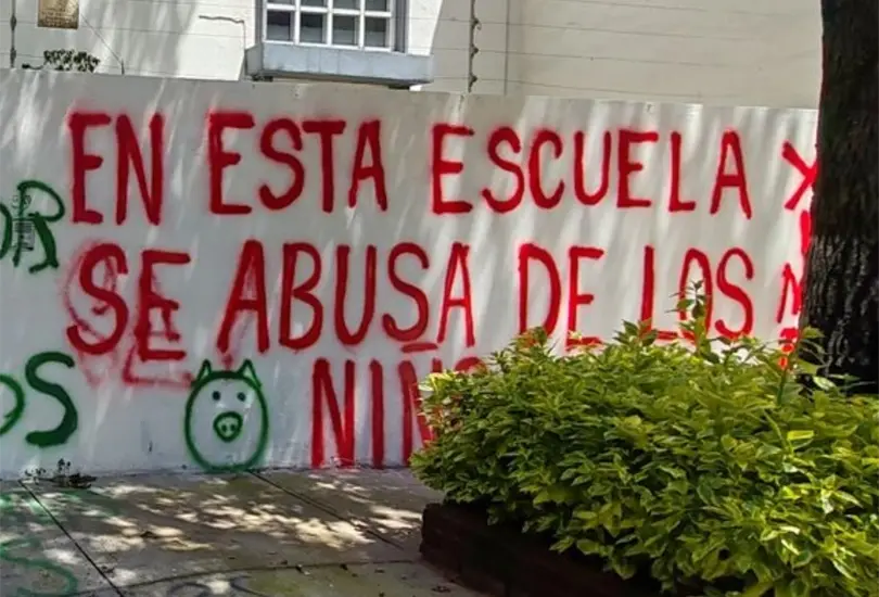 El "cuarto oscuro" descubierto en una primaria, por desgracia, no es un hecho aislado; situaciones como esta han dejado huella en el historial de agresiones contra la ni&ntilde;ez en M&eacute;xico.