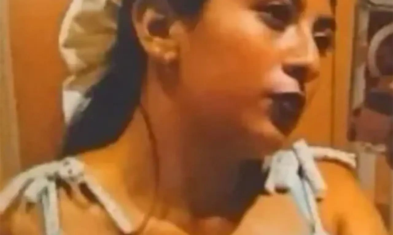  Ese momento, aparentemente cotidiano, se convirtió en la última referencia visual de su paradero antes de que se perdiera contacto con ella. 