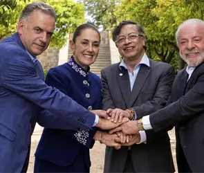 Sheinbaum publica foto con Lula, Petro y Orsi en Barcelona; desata revuelo pol&iacute;tico