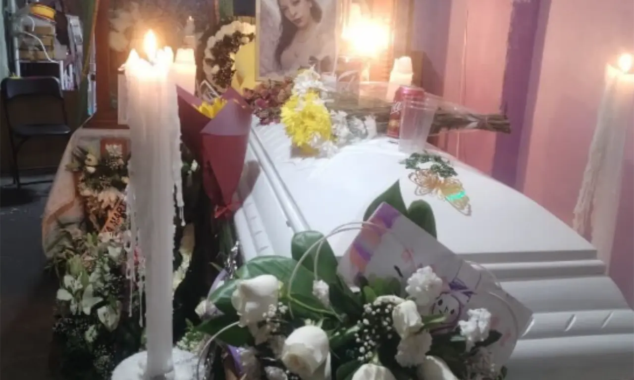  Entre aplausos y consignas, familiares exigieron a las autoridades que investiguen quién es el “verdadero culpable”. 