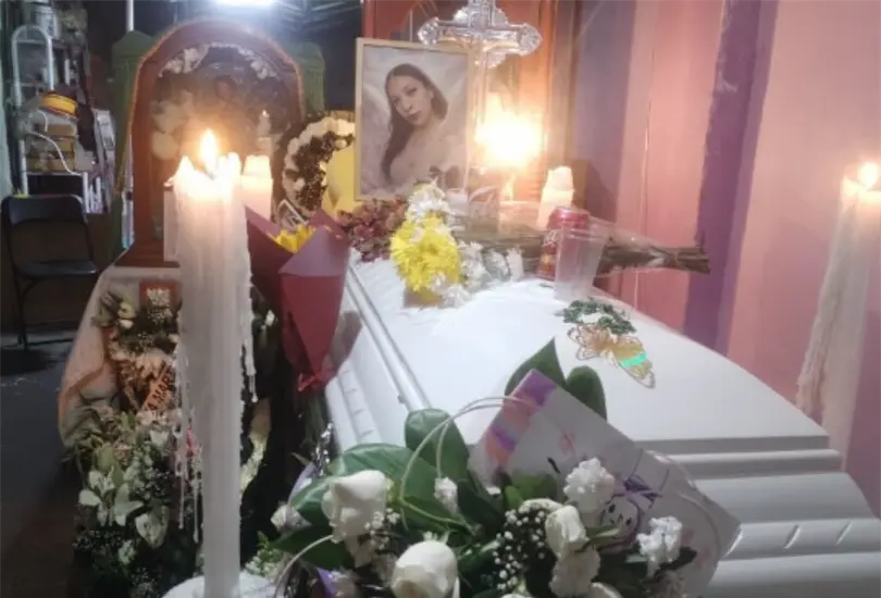 Entre aplausos y consignas, familiares exigieron a las autoridades que investiguen qui&eacute;n es el "verdadero culpable".