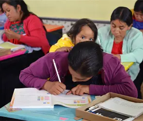 Puebla refuerza alfabetizaci&oacute;n con entrega de veh&iacute;culos al INEA e IEEA