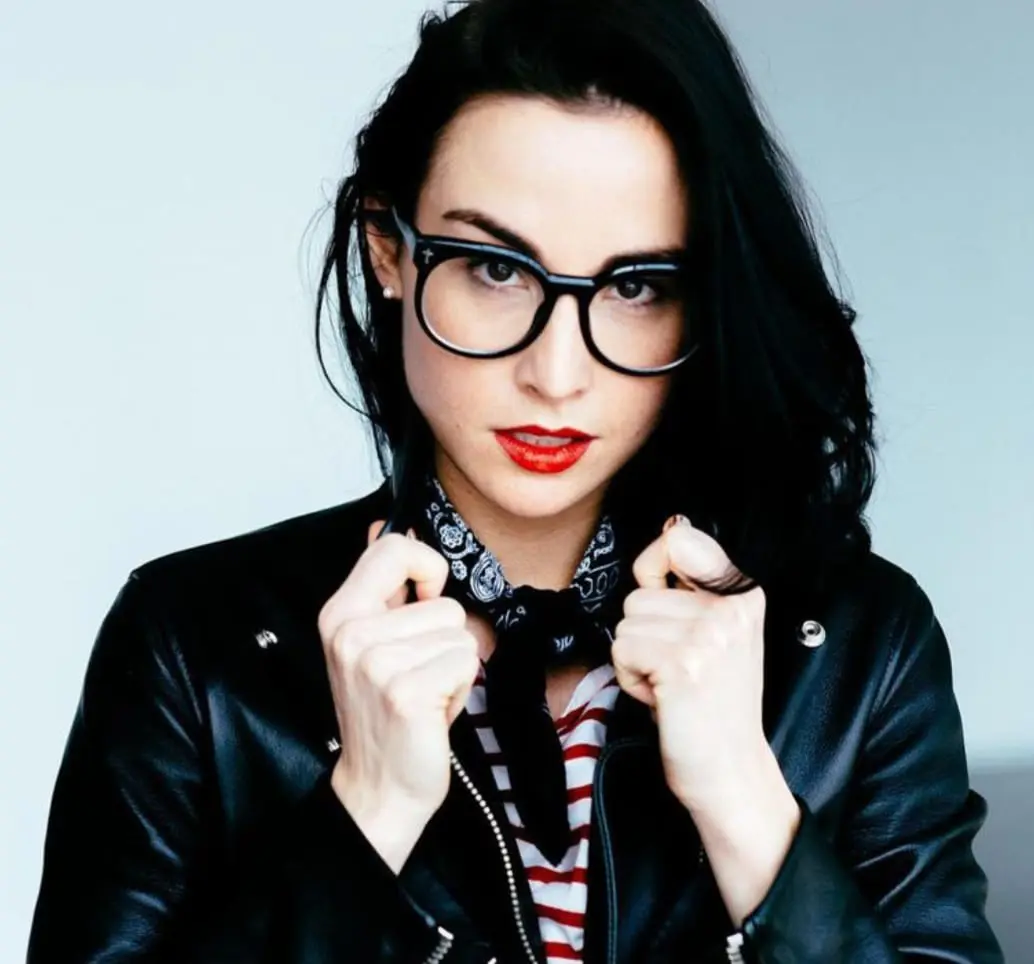 Su debut en pantalla ocurrió en 2002 con la producción 'America's Most Terrible Things', marcando el inicio de una carrera profesional que se desarrollaría principalmente en televisión.