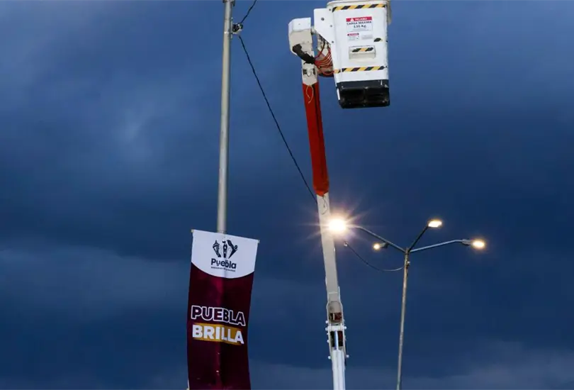 Las luminarias en Barrio Alto, Puebla.