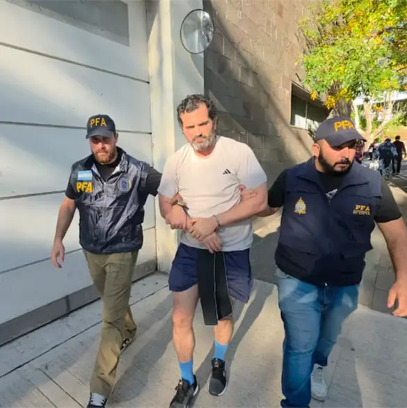 As&iacute; fue detenido Fernando Far&iacute;as Laguna, contralmirante de la Marina, acusado de liderar red de huachicol fiscal