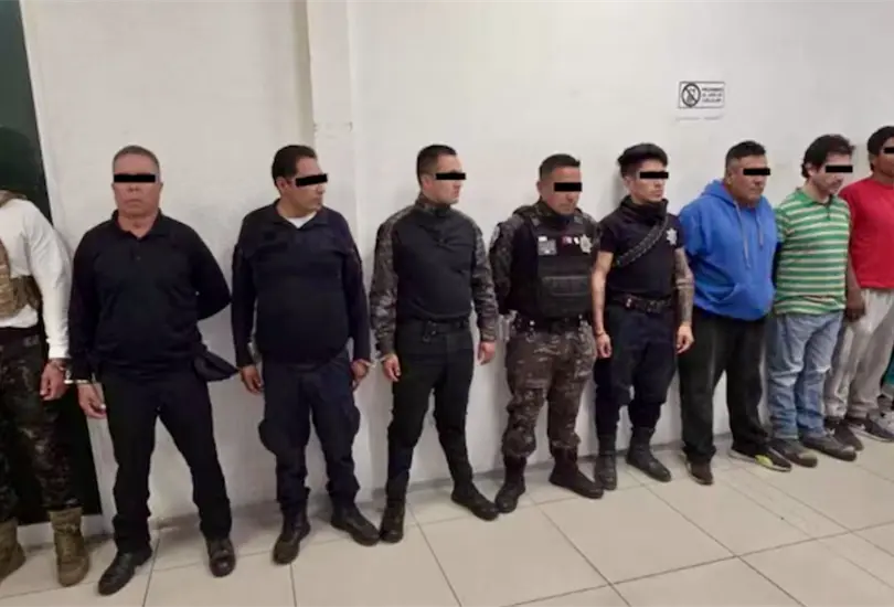 Detienen a jefe de Seguridad y polic&iacute;as por robo de tr&aacute;iler; intent&oacute; sobornar para evitar arrestos