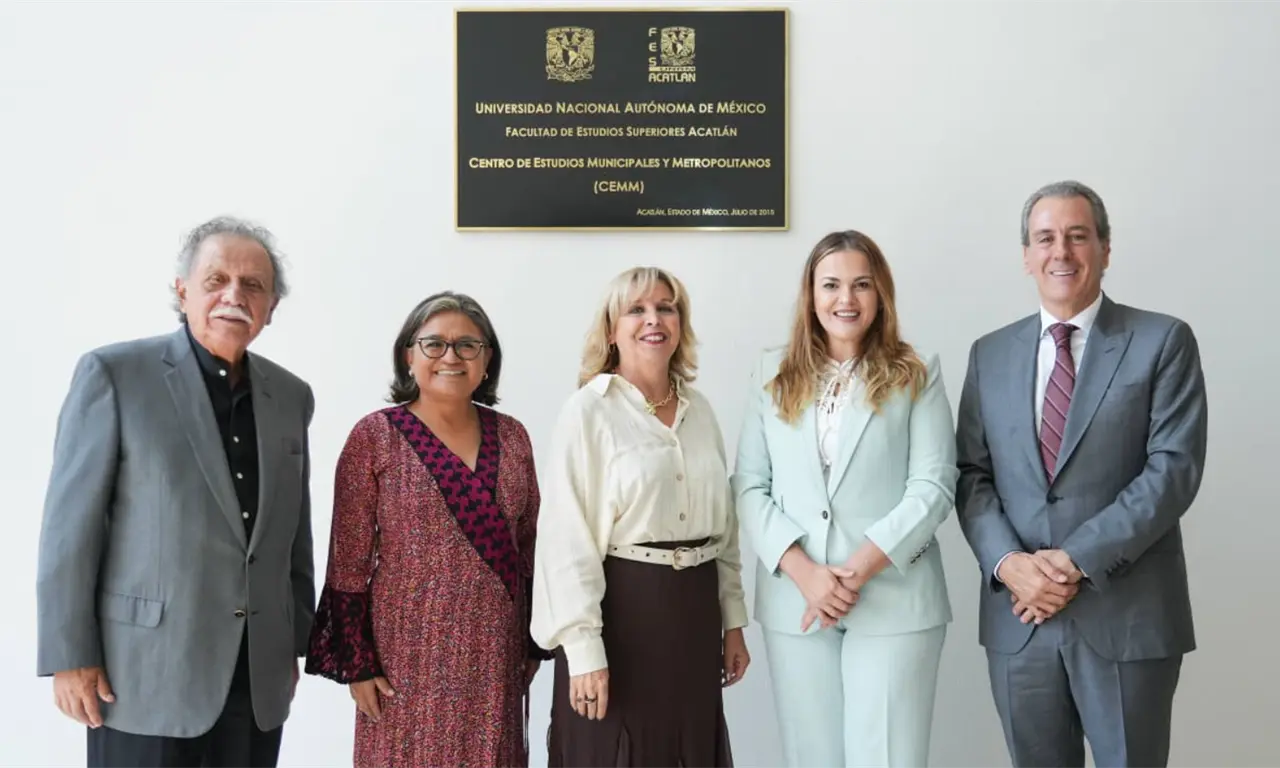  Chedraui expone acciones de Puebla en coloquio de la UNAM. 
