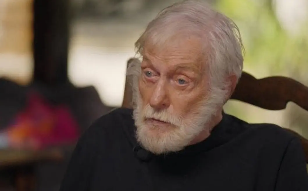 Actor, comediante, cantante y bailarín, Dick Van Dyke es una institución del entretenimiento. Su trabajo en 'Mary Poppins', 'Chitty Chitty Bang Bang' y 'The Dick Van Dyke Show' lo convirtió en una figura esencial de la cultura popular estadounidense. Su mezcla de comedia física, carisma y versatilidad influyó en generaciones de actores. Incluso a los 100 años ha seguido apareciendo públicamente y manteniéndose activo.