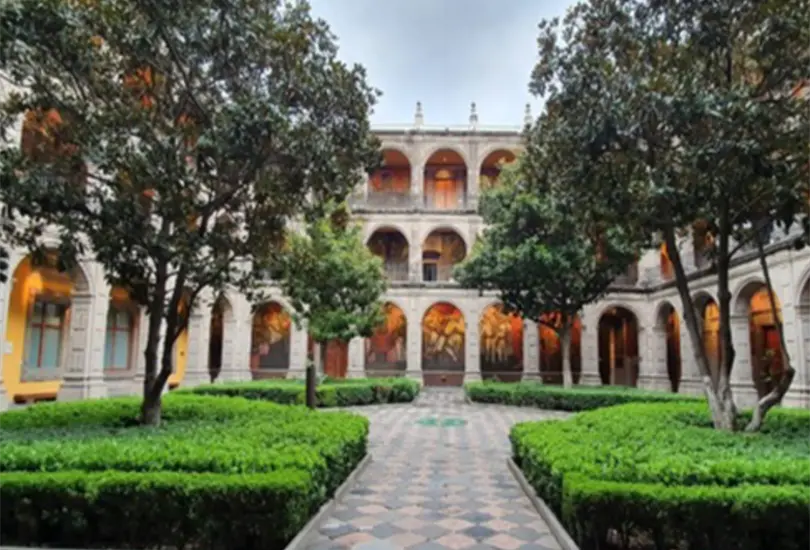 Este concierto representa una oportunidad poco común: disfrutar música de talla mundial en un recinto histórico y a un precio simbólico.