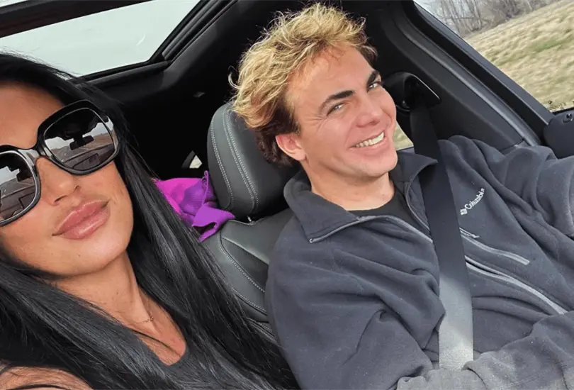 Cristian Castro ha tenido una carrera llena de éxitos, pero en lo sentimental no ha podido encontrar una pareja estable. Entre romances mediáticos, tres matrimonios fallidos y relaciones marcadas por polémicas, el intérprete de Azul cuenta con un largo historial amoroso.