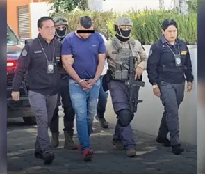 Detienen a subdirector de Polic&iacute;a en Xalatlaco tras difundirse video de agresi&oacute;n contra su esposa