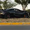 McLaren de 4 millones aparece destrozado y abandonado tras choque en Quer&eacute;taro