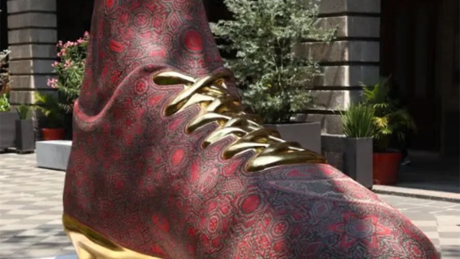 &iquest;D&oacute;nde ver el tenis gigante de Messi y otras piezas monumentales del Mundial 2026 en CDMX?
