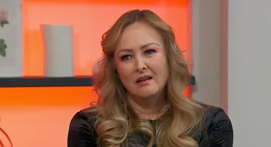 A sus 54 años se mantiene activa, participando en pódcasts y actualmente estudia psicología.