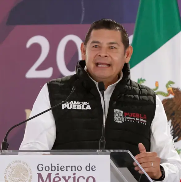 "Para eso es": Gobernador de Puebla justifica uso del helic&oacute;ptero oficial