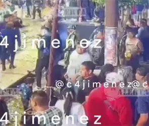 Mujer es brutalmente golpeada en carnaval de Chimalhuac&aacute;n; agresor la amenaza y presume ser familiar de presidenta municipal