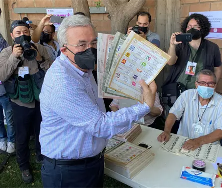 Acuerdos con "Los Chapitos": estos son los supuestos tratos que habr&iacute;a hecho Rocha Moya para ganar la gubernatura de Sinaloa