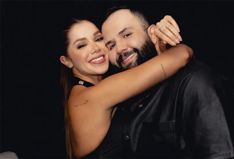 Carin Le&oacute;n y su novia