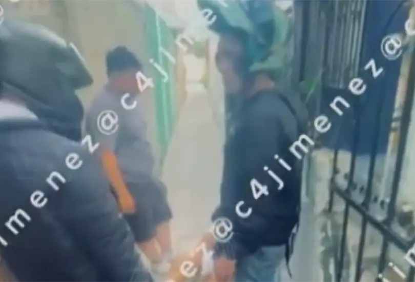De rodillas: Los Mal Portados graban momento en que ejecutan a padre y sus dos hijos