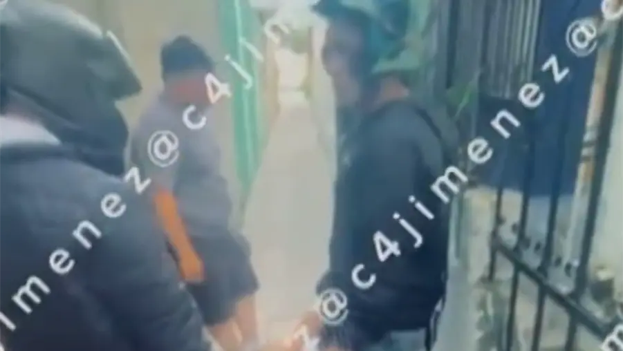 De rodillas: Los Mal Portados graban momento en que ejecutan a padre y sus dos hijos
