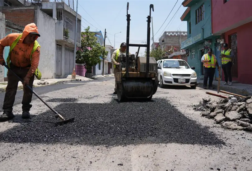 Los trabajos de bacheo.
