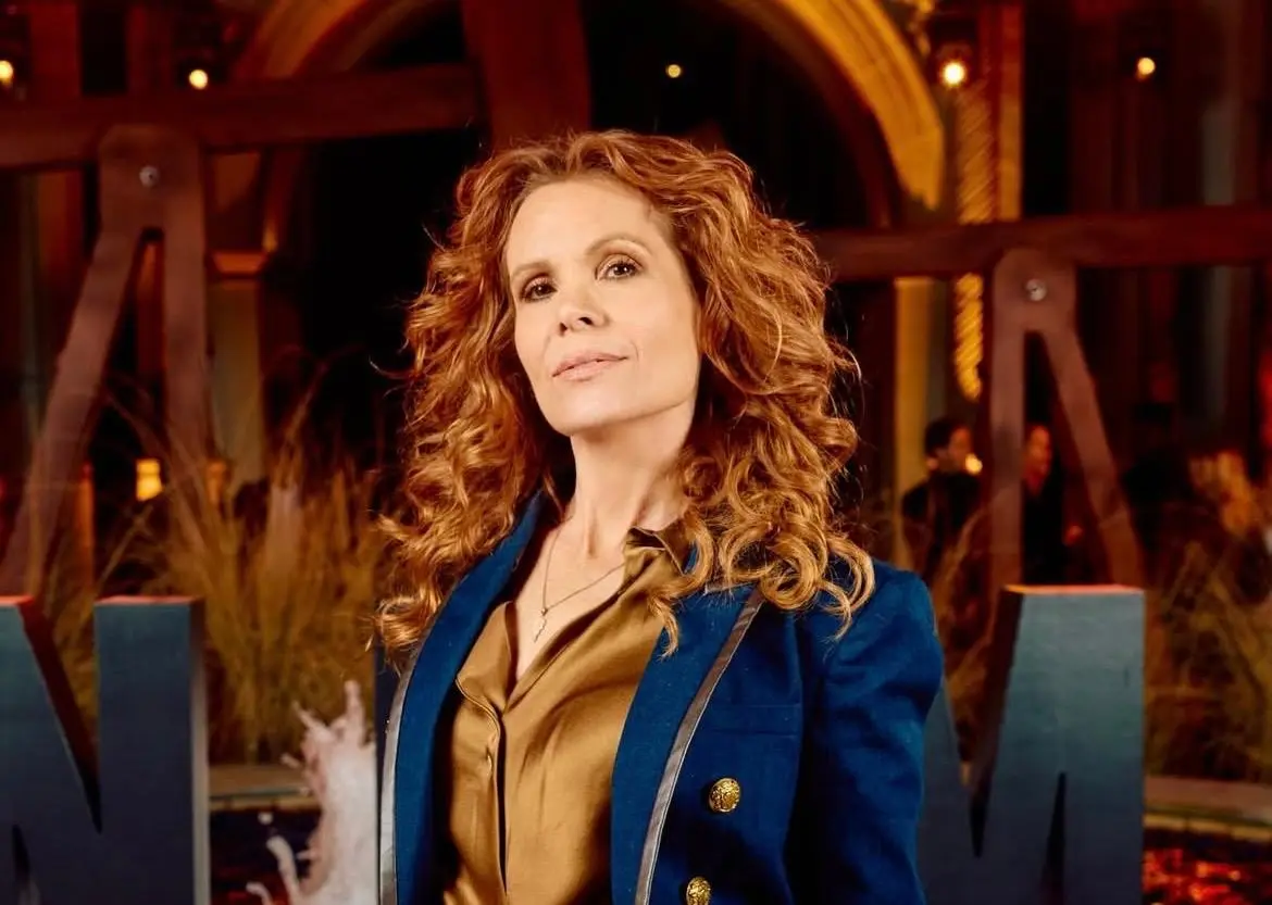 Adem&aacute;s de su carrera art&iacute;stica, Robyn Lively ha mantenido una estrecha relaci&oacute;n con el mundo del espect&aacute;culo gracias a su familia, ya que es hermana de la actriz Lori Lively y media hermana de Blake Lively.