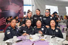 D&iacute;a de las Madres en Puebla: SSC reconoce a polic&iacute;as con festejo y apoyo institucional